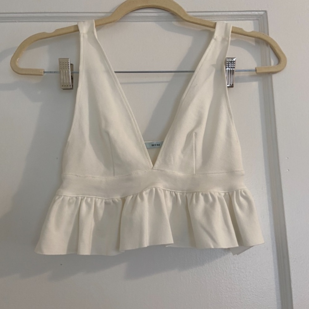 Flirty V neck crop top in white